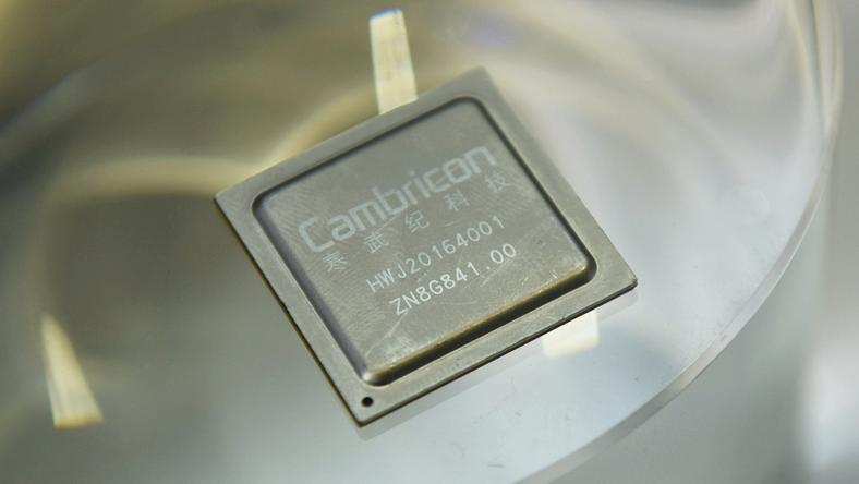 AI芯片出口管制新规,暴露出美国的“黔驴技穷”